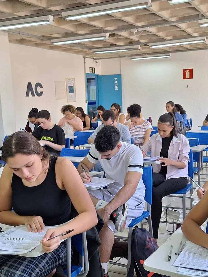 Alunos em aula no ACELERA